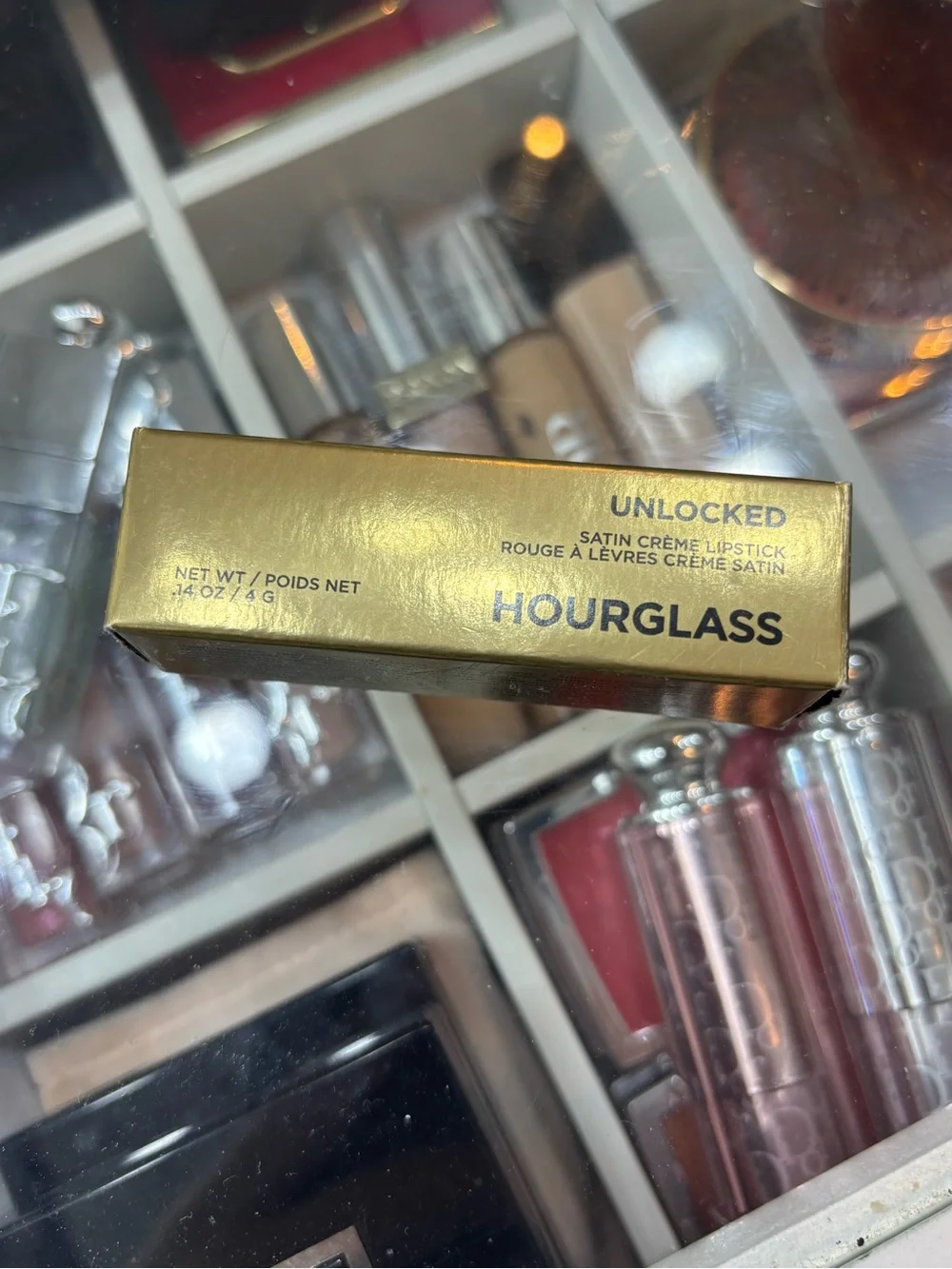 Hourglass luxurious coral